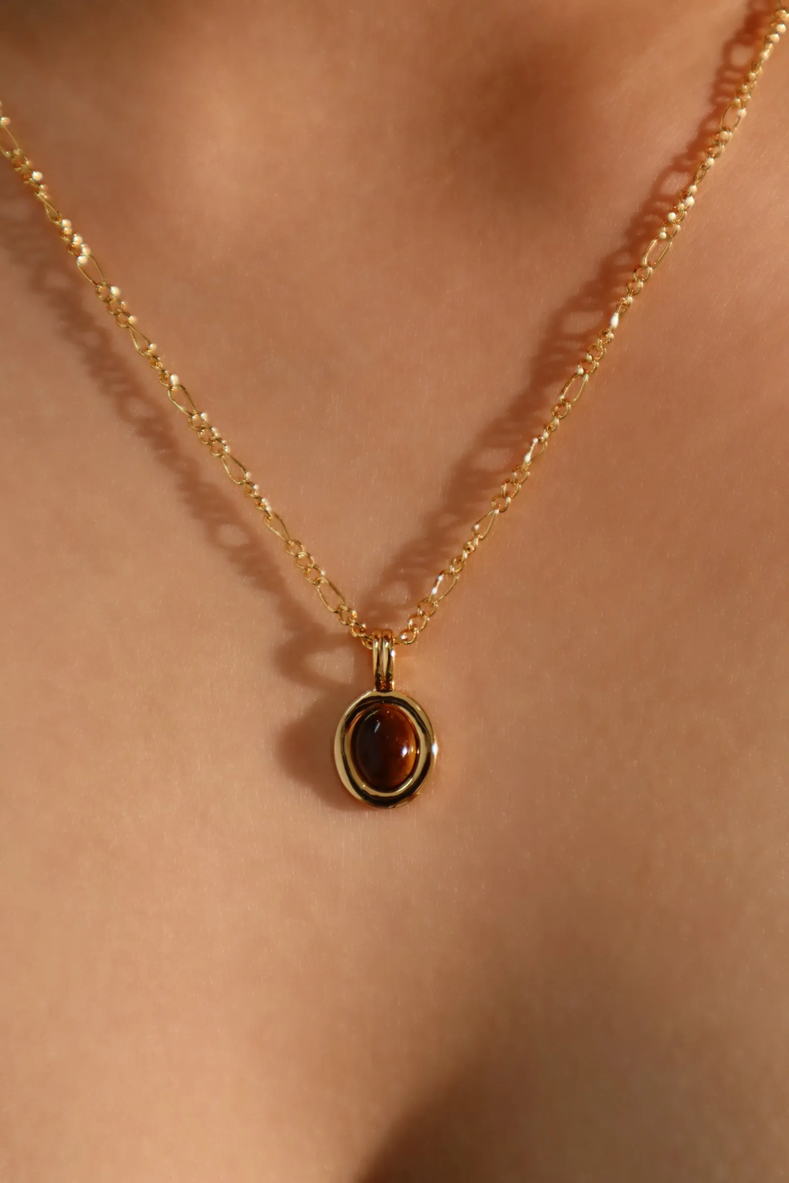 Elegant 18K Gold Plated Tigerite Brown Gemstone Pendant Necklace - Stylish Jewelry for Any Occasion