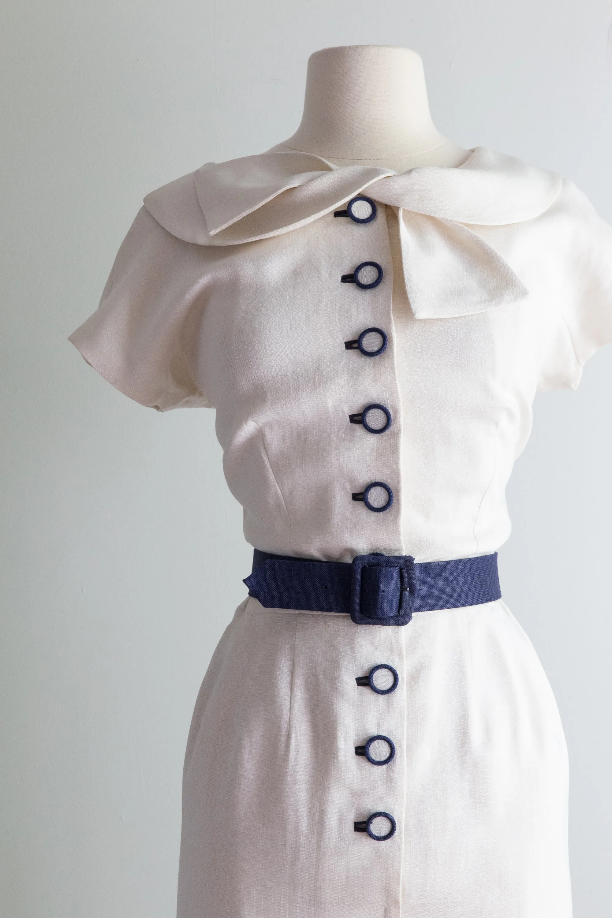 1950's Navy Blue & White Linen Button Down Wiggle Dress By Sophie / Waist 28