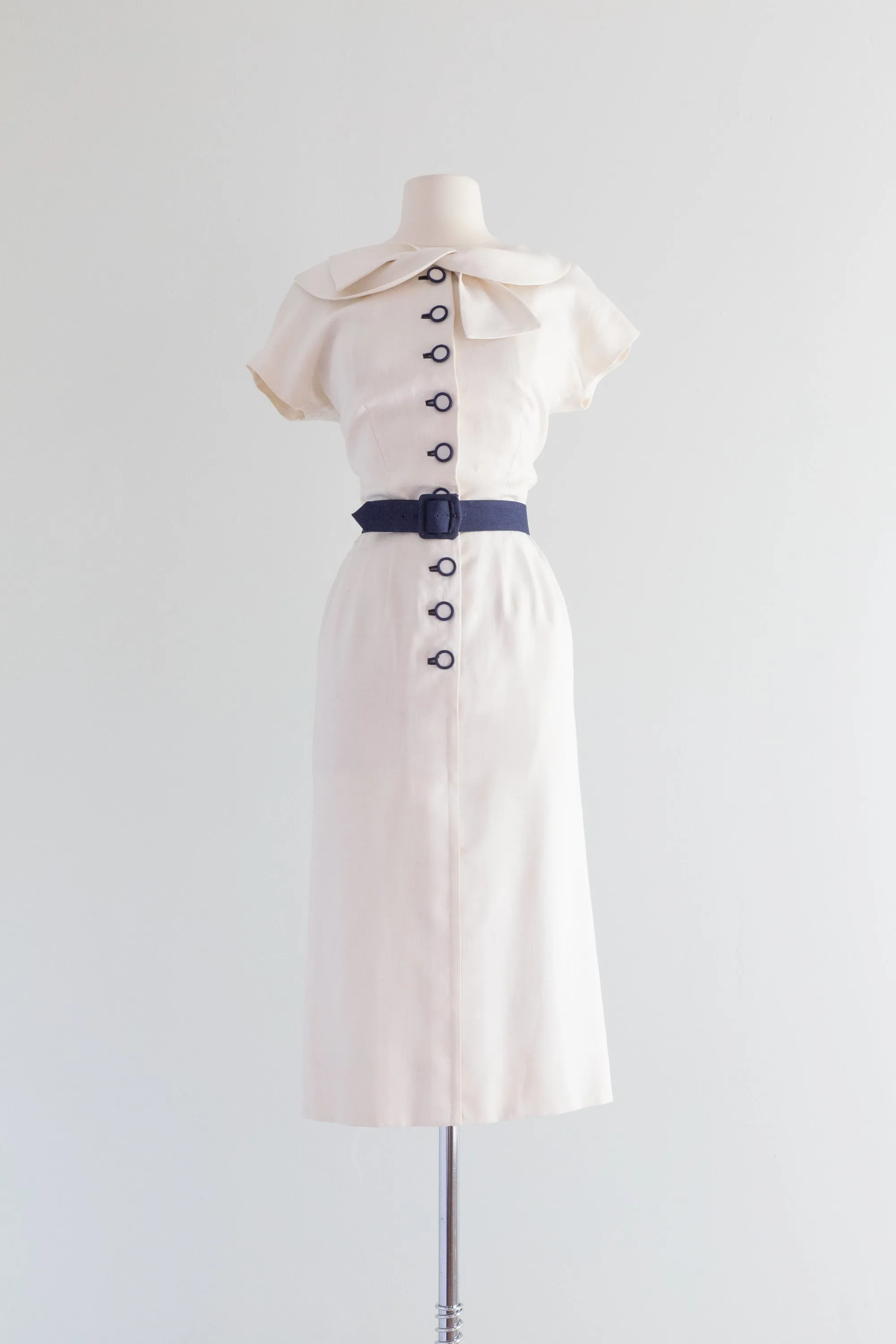 1950's Navy Blue & White Linen Button Down Wiggle Dress By Sophie / Waist 28