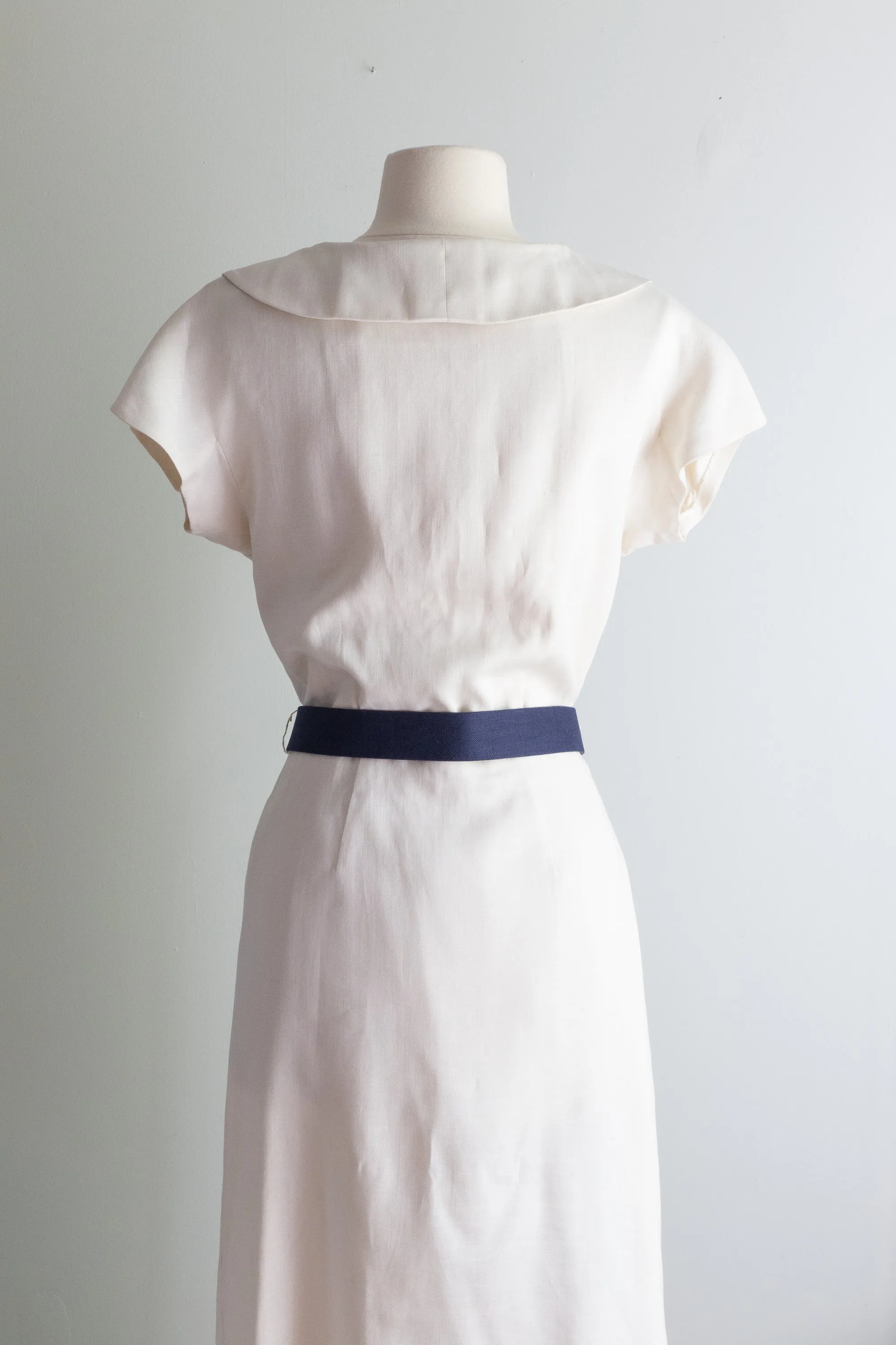 1950's Navy Blue & White Linen Button Down Wiggle Dress By Sophie / Waist 28