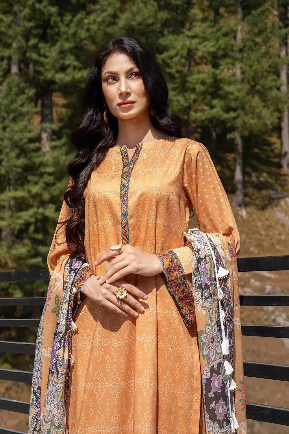 3PC Embroidered Unstitched Lawn Suit KL-2728