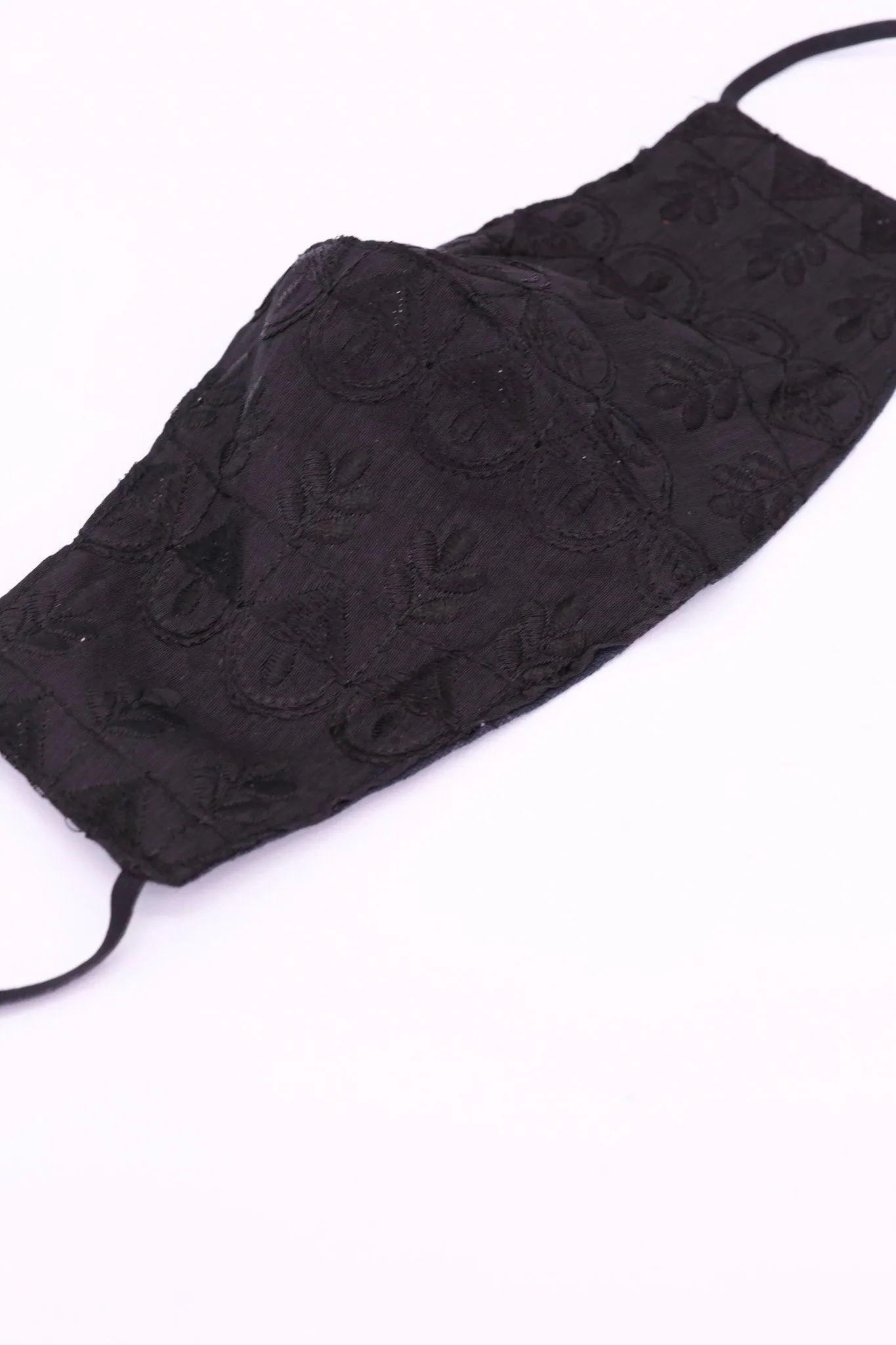 BLACK EMBROIDERED FACE MASK HOLLEE