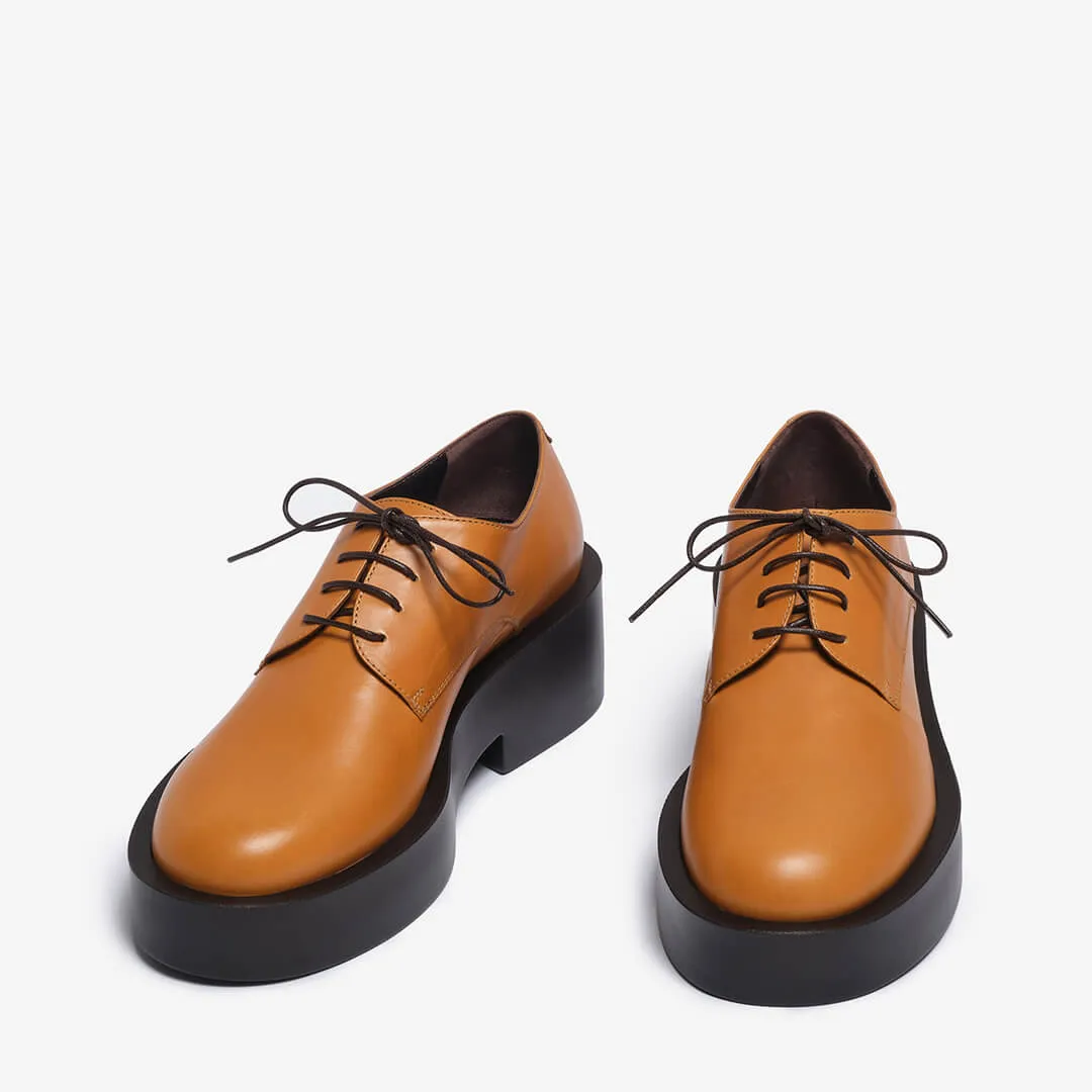 Caramel women's leather derby