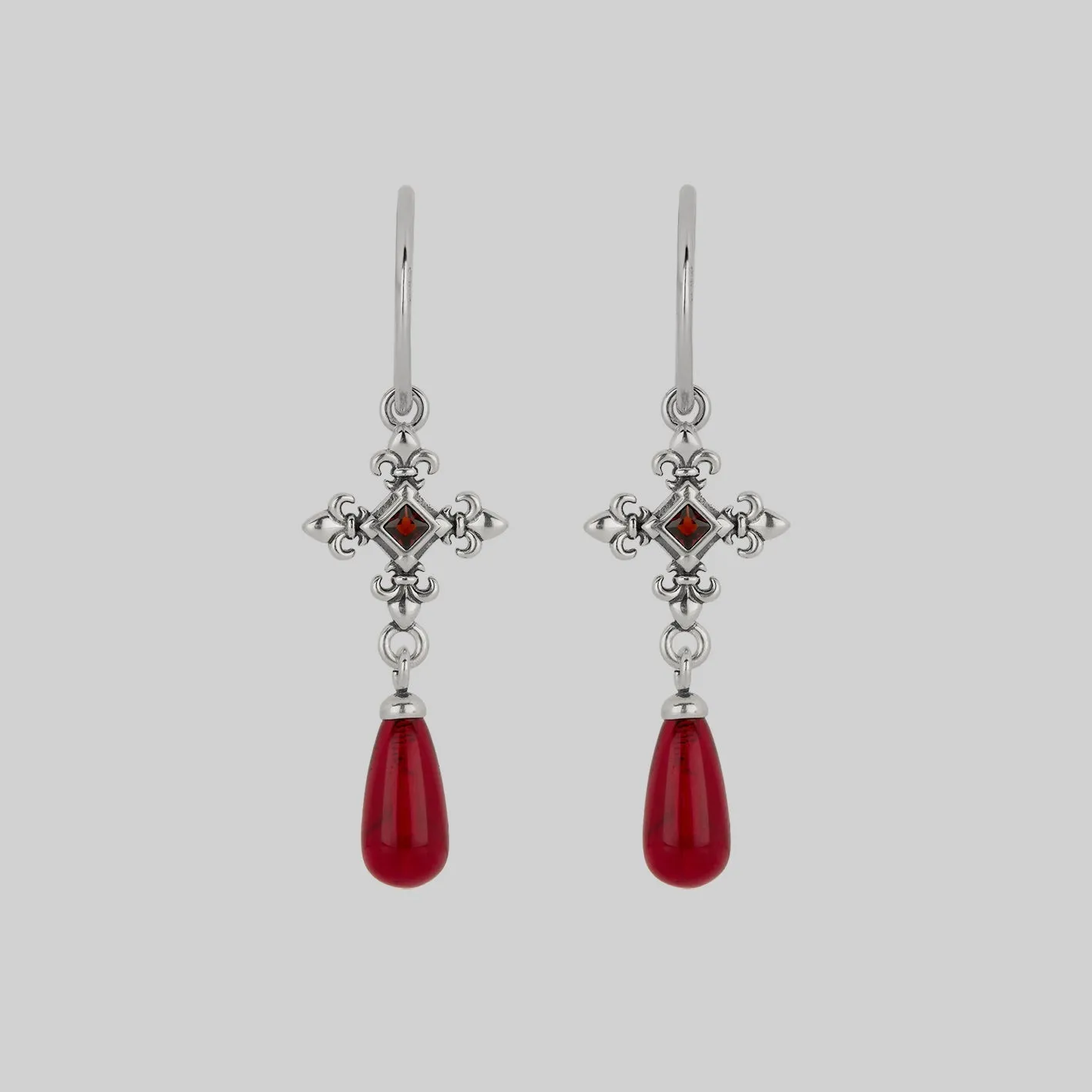 CRIMSON. Medieval Garnet Hoop Earrings - Silver