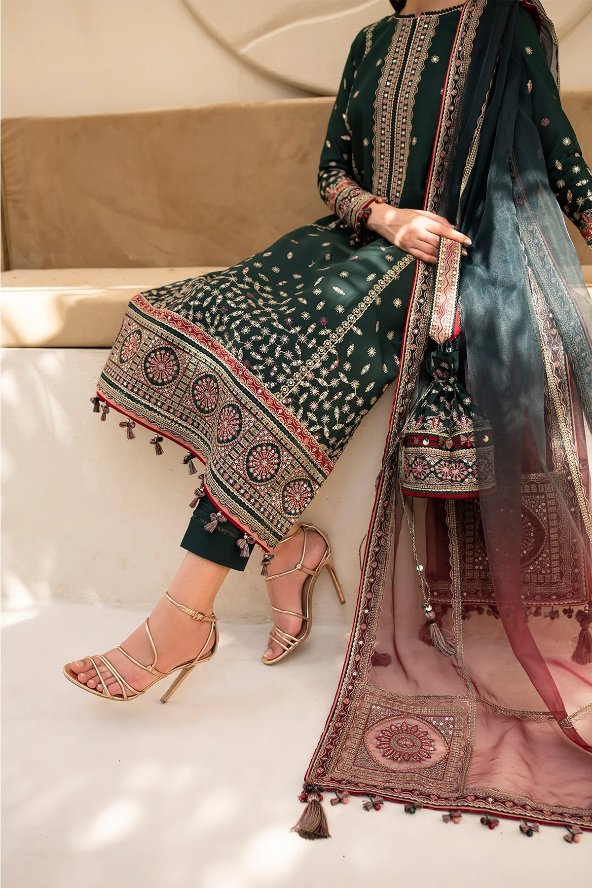 EMBROIDERED LAWN IL-SS24-D9