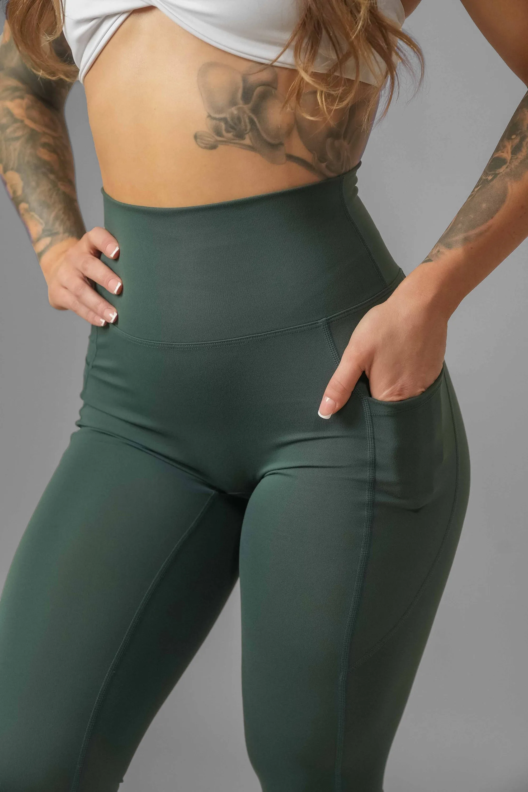 NEW Effortless Classic Pocket Leggings